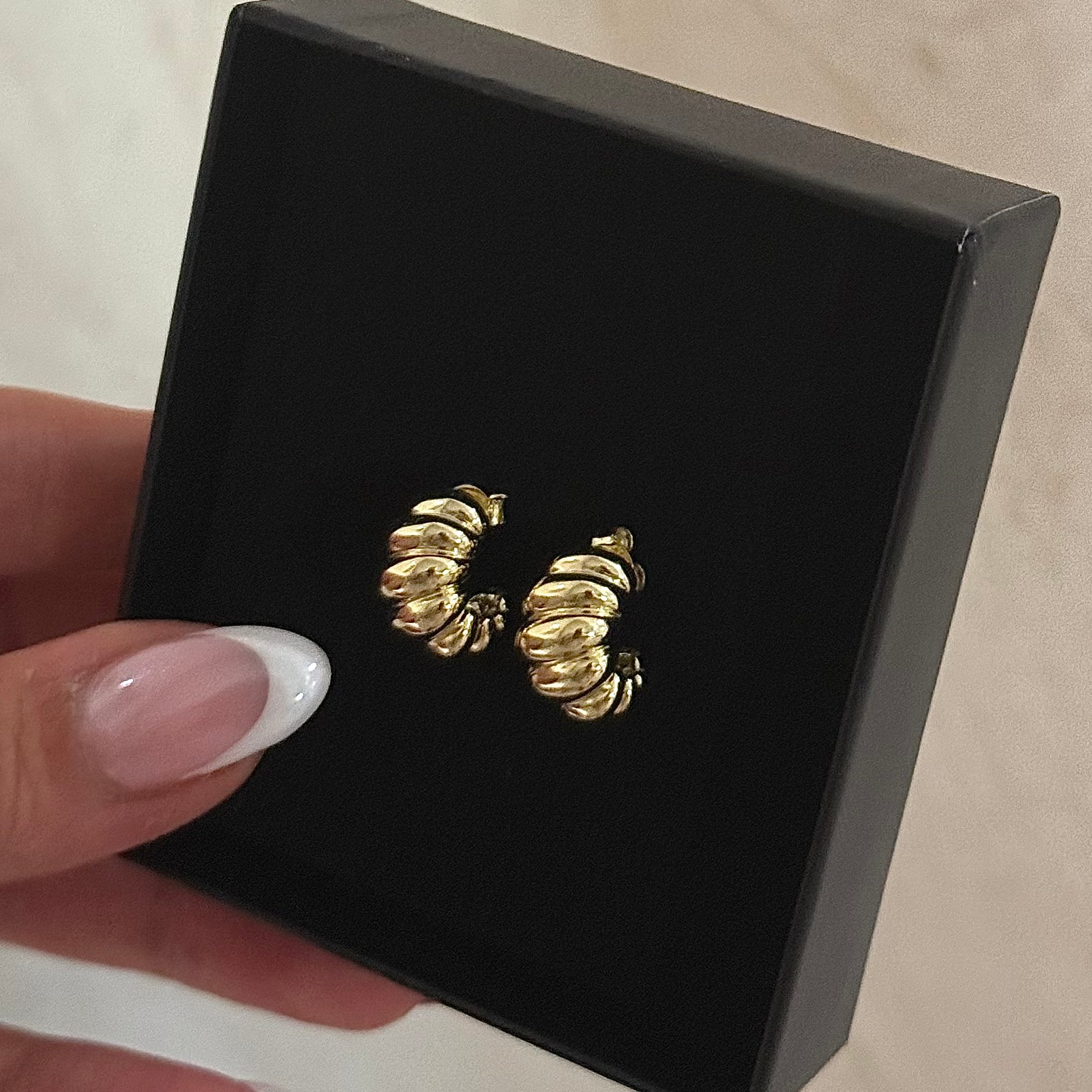 Scalloped Post Earring